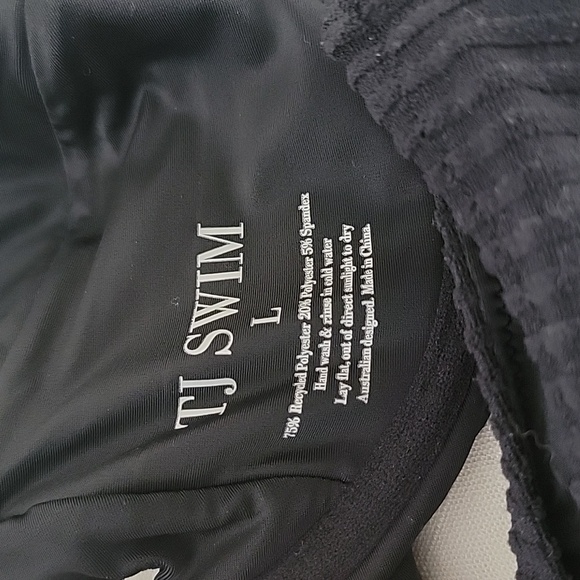 TJ Swim Top & Bottom - Picture 5 of 12